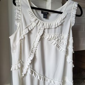 Ladies xl off white sleeveless dressy top